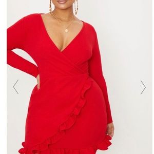 PRETTY LITTLE THING ( PLUS) RUFFLE DRESS